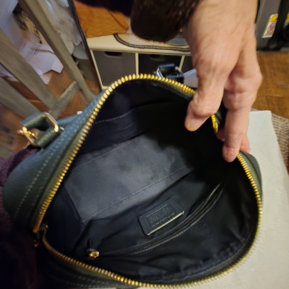 Coach GREEN Handbag with Gold Chain - Picture 14 of 16